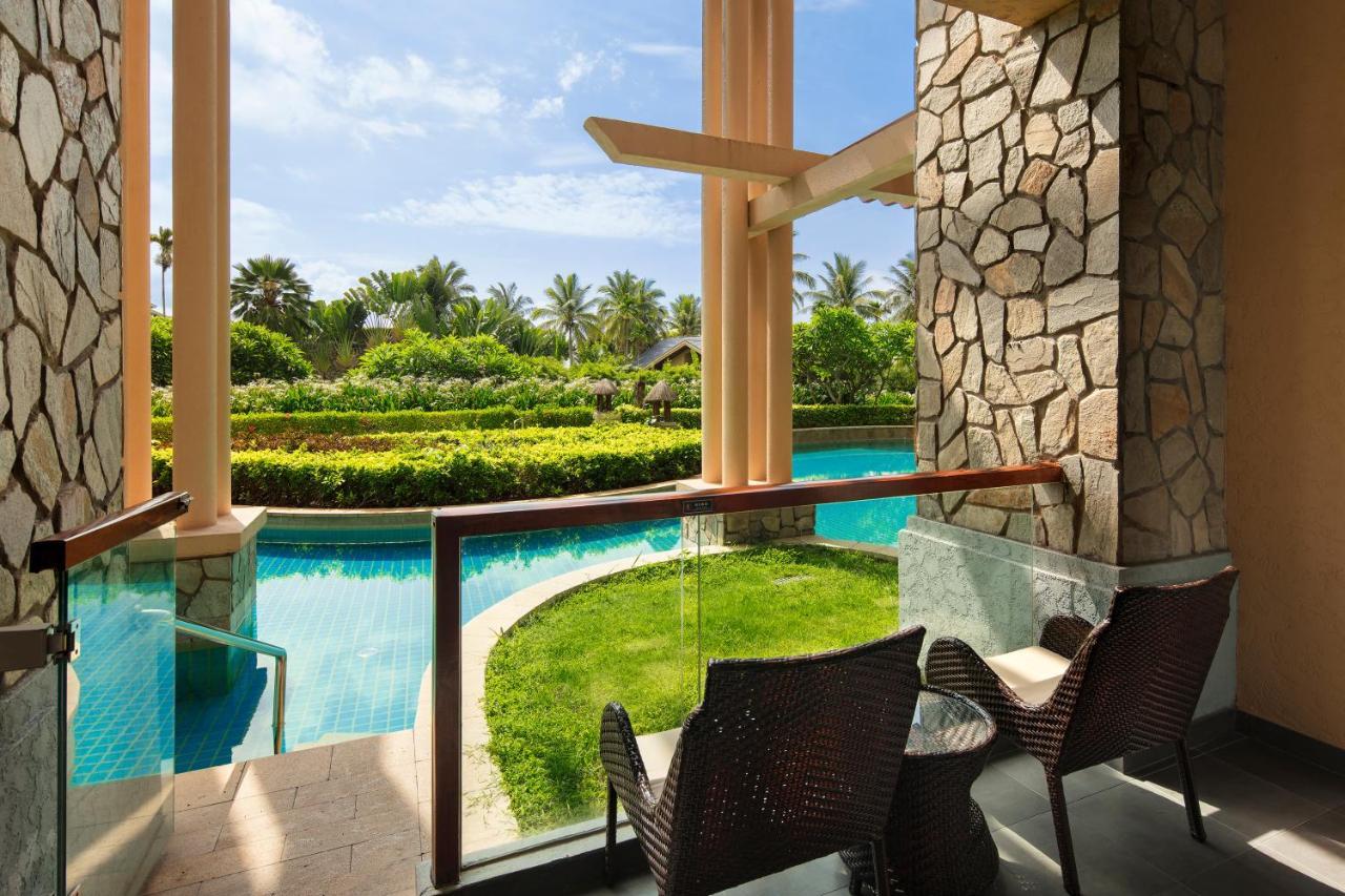 Hilton Sanya Yalong Bay Resort & Spa Exterior photo