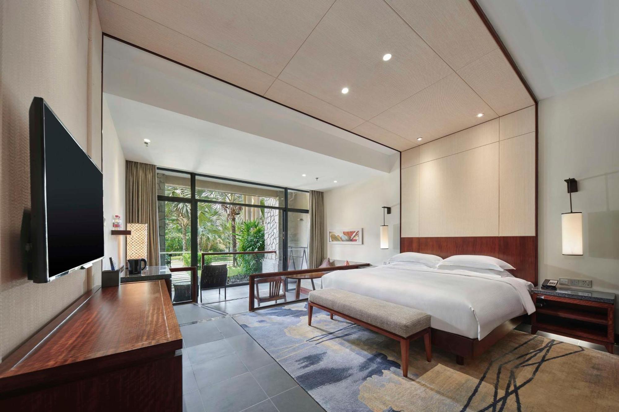 Hilton Sanya Yalong Bay Resort & Spa Exterior photo